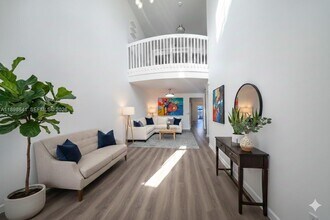 7406 NW 108th Path in Doral, FL - Building Photo - Building Photo