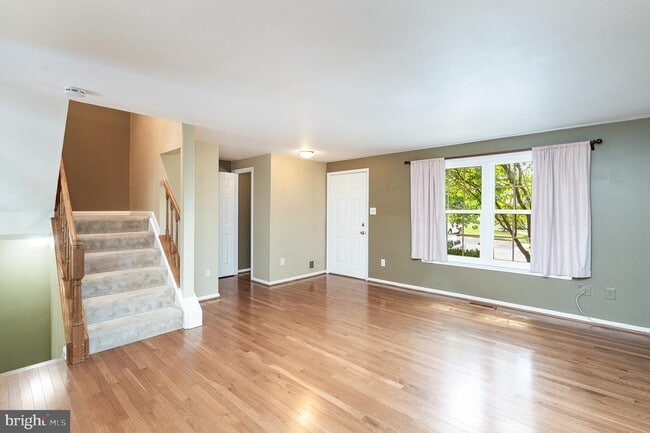 property at 6580 Lochleigh Ct