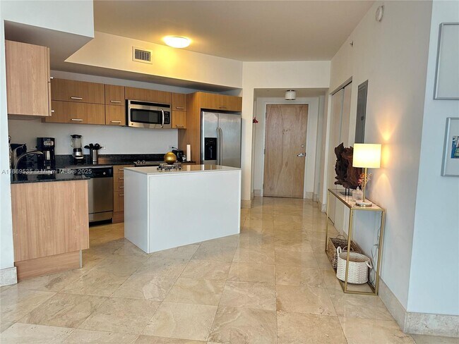 350 S Miami Ave, Unit 3501 in Miami, FL - Building Photo - Building Photo