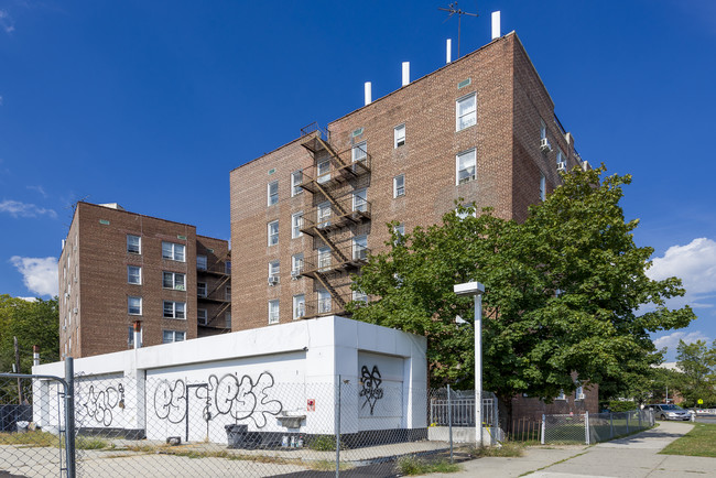 3857 Kings Hwy in Brooklyn, NY - Building Photo - Building Photo