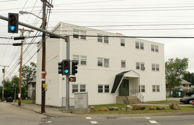 208 Pine St in Nashua, NH - Building Photo - Building Photo