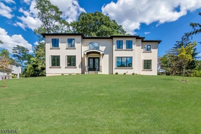 property at 20 Woodfern Rd