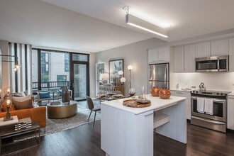 Signature Reston Town Center Apartments in Reston, VA - Building Photo - Building Photo