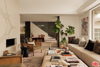 9903 Anthony Pl in Beverly Hills, CA - Building Photo - Building Photo