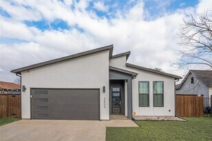 3403 Bickers St in Dallas, TX - Building Photo