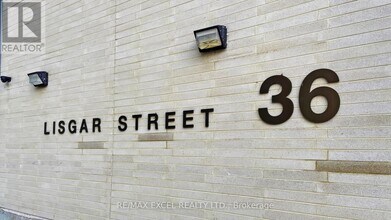 36-19236 Lisgar St in Toronto, ON - Building Photo - Building Photo