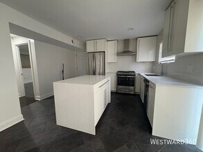 660 Clyde Ave-Unit -1 in Calumet City, IL - Building Photo - Building Photo