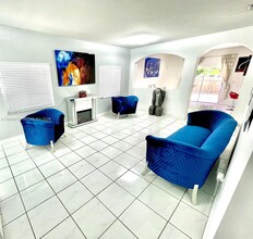 690 E 6th Pl in Hialeah, FL - Building Photo - Building Photo