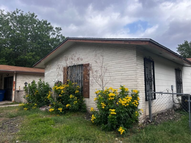 7619 Westfield in San Antonio, TX - Building Photo