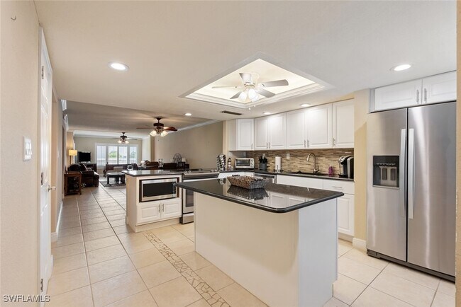 2264 Winkler Ave in Ft. Myers, FL - Building Photo - Building Photo