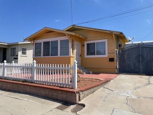 property at 2625 Violet St