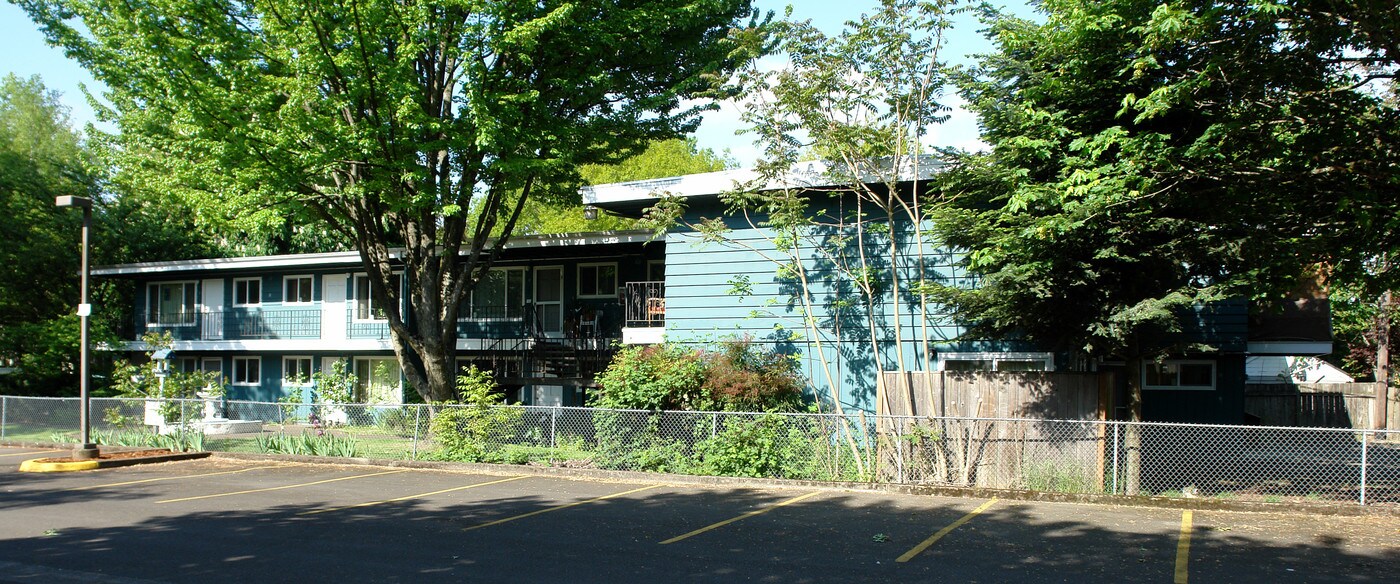 The Diplomat in Eugene, OR - Building Photo