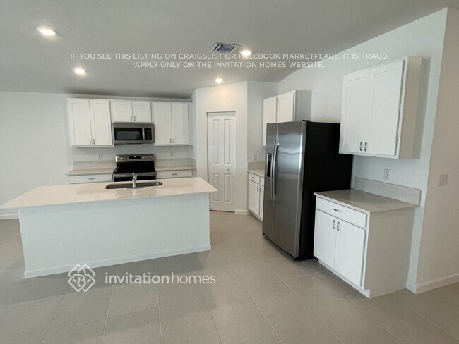 722 Carlyle Wy in Fort Pierce, FL - Building Photo - Building Photo