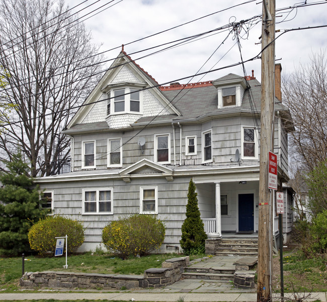 147 E Prospect Ave in Mount Vernon, NY - Foto de edificio - Building Photo