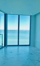2900 NE 7th Ave, Unit 2404 in Miami, FL - Building Photo - Building Photo