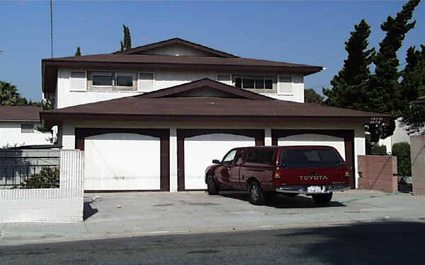 2471 Jackson Ave in Rosemead, CA - Building Photo