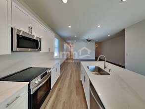 545 Silverbell Fls Pl in Henderson, NV - Building Photo - Building Photo