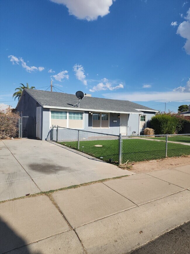 305 N Litchfield Rd in Goodyear, AZ - Building Photo - Building Photo