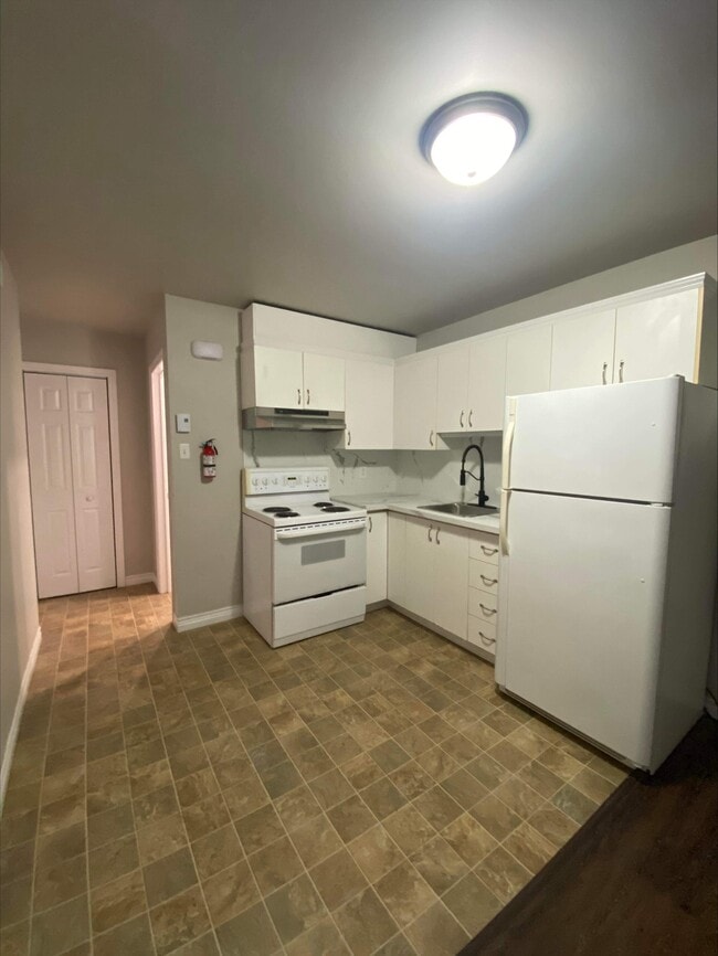 property at 894 Rue Principale