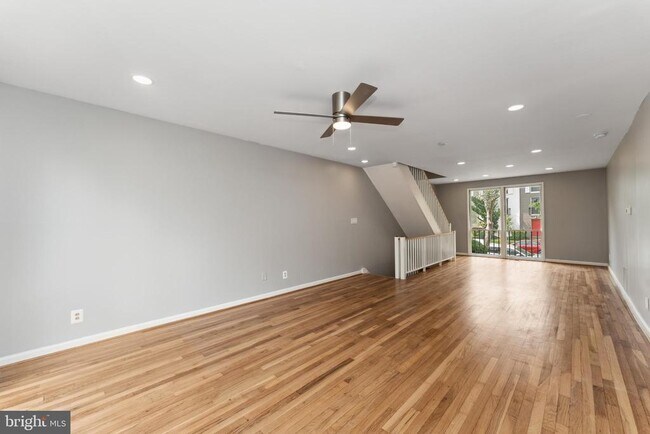 212 G St SW in Washington, DC - Building Photo - Building Photo