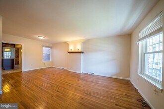 439 W Gay St in West Chester, PA - Building Photo - Building Photo