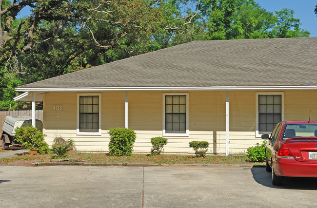 402 Deborah Dr in Pensacola, FL - Building Photo - Building Photo