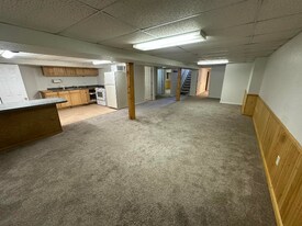 14915 Michigan Ave, Unit 14915 Old Michigan Ave Up in Marshall, MI - Building Photo