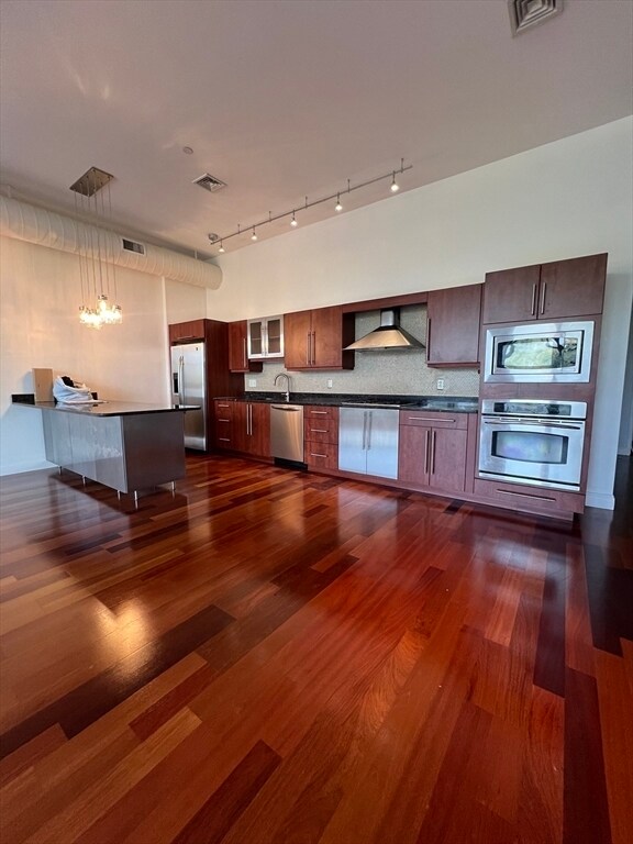10 Ocean Ave, Unit #206