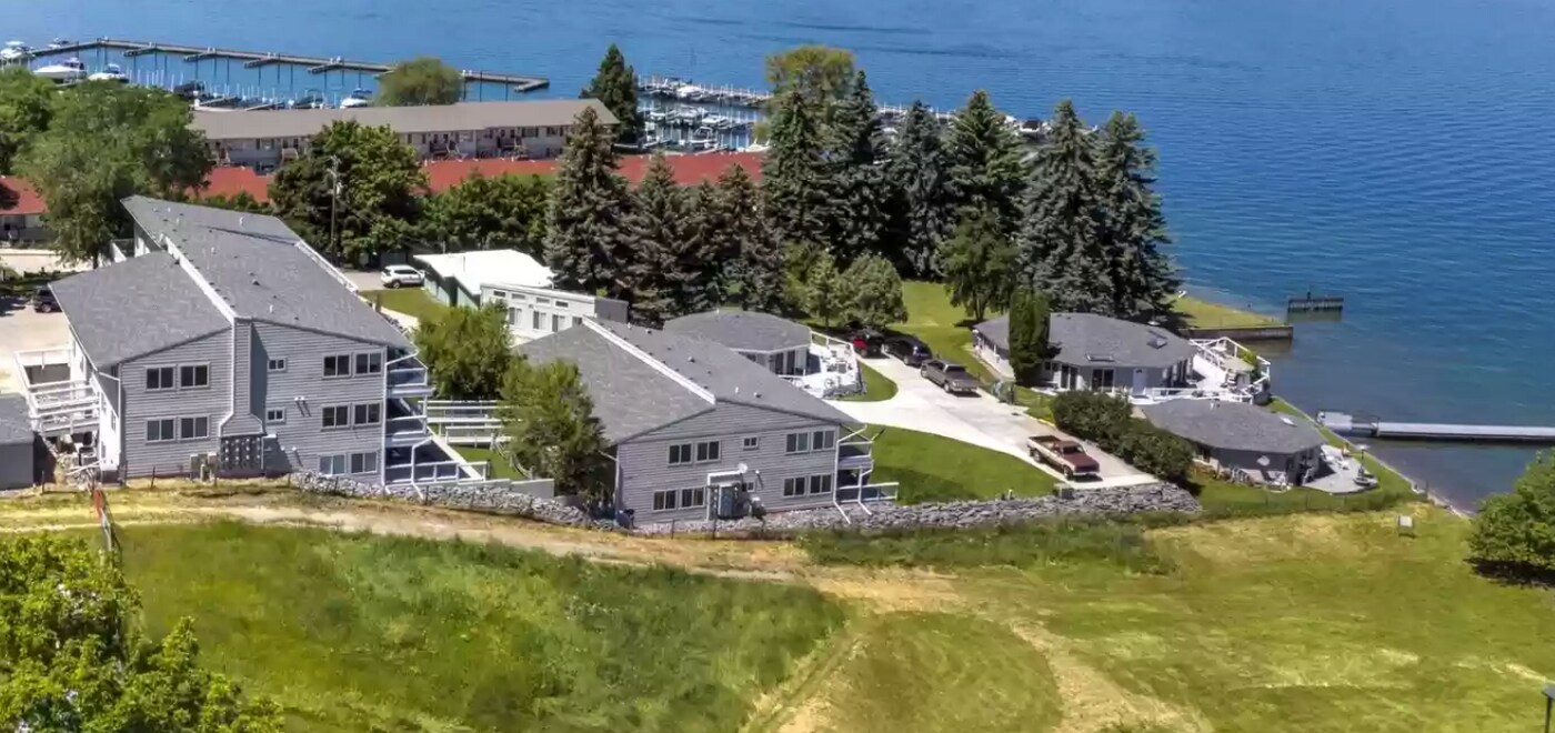 50318 US Highway 93, Unit FLATHEAD LAKE CONDO in Polson, MT - Foto de edificio