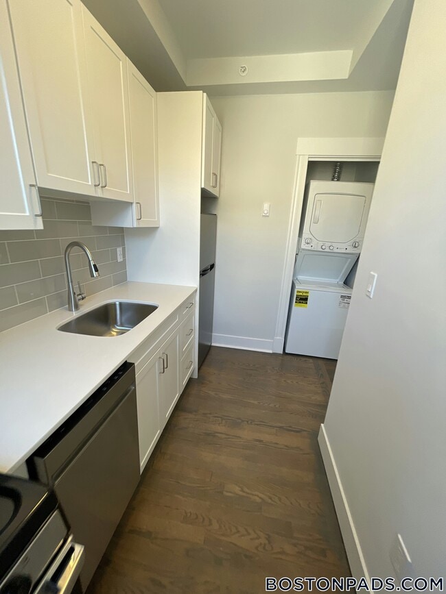77 Park Dr, Unit 19