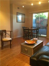 3204 Manchaca Rd, Unit 407 in Austin, TX - Building Photo - Building Photo