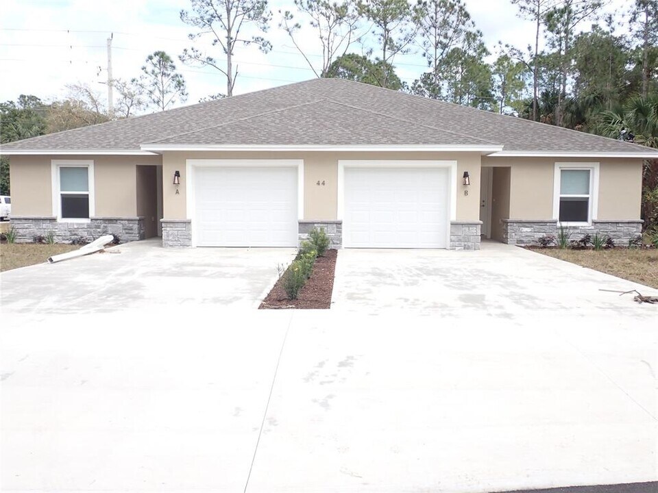 44 Slumber Path in Palm Coast, FL - Building Photo