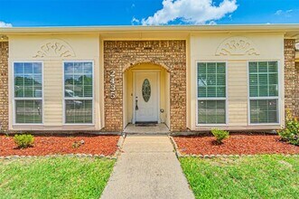 2435 Old Mill Rd in Dallas, TX - Building Photo - Building Photo