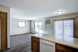 632 Saxonwood Rd in Altoona, WI - Building Photo - Building Photo