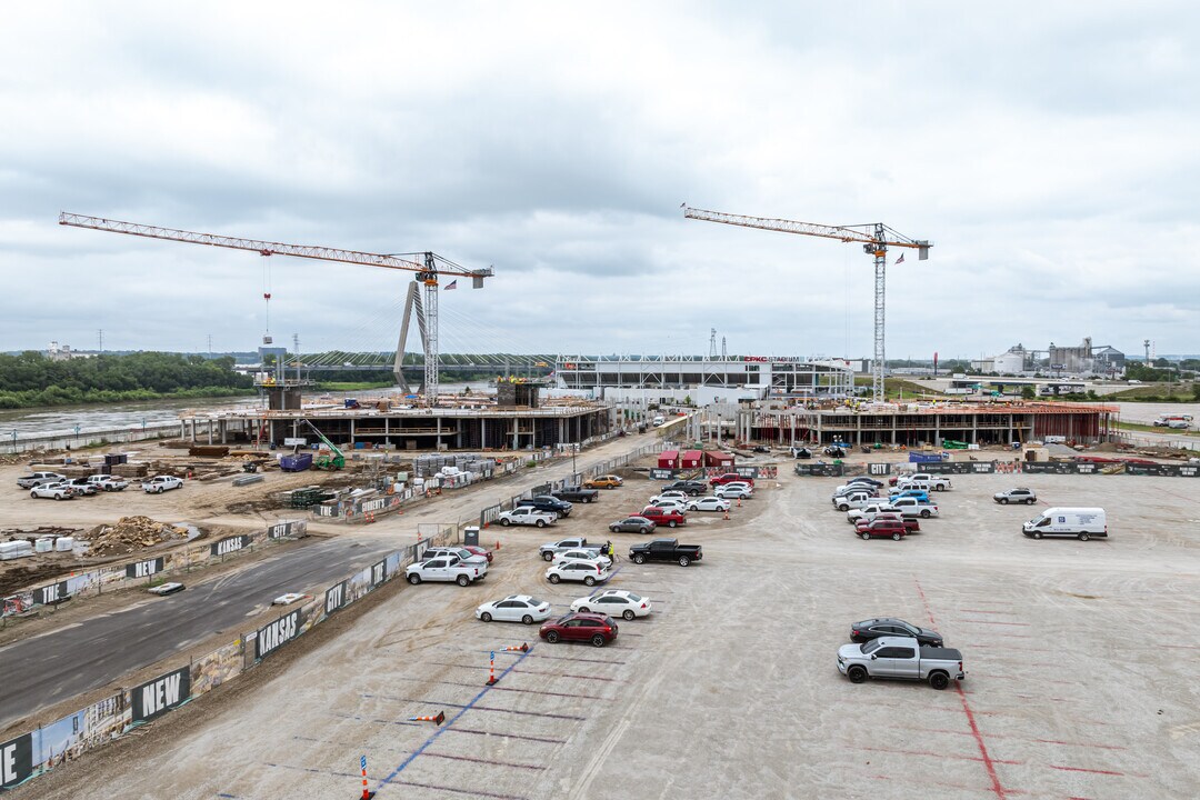 Berkley Riverfront in Kansas City, MO - Building Photo