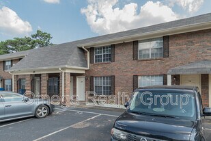 1530 Warrior Rd in Anniston, AL - Building Photo