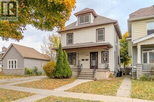1086 Howard Ave in Windsor, ON - Building Photo