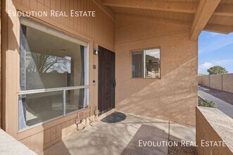 20251 N 3rd Dr in Phoenix, AZ - Building Photo - Building Photo