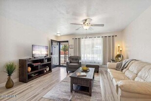 13046 Wildwood Dr in Sun City West, AZ - Building Photo