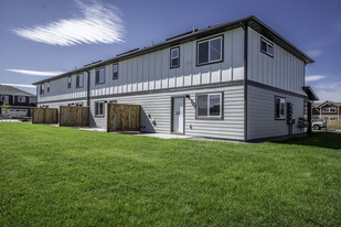 1304 Westwood Cir, Unit B in Belgrade, MT - Building Photo - Building Photo