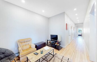 1284 Commonwealth Ave, Unit 7 in Boston, MA - Building Photo - Building Photo