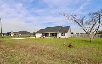 5625 Tillman Nursery Rd in Wedgefield, SC - Building Photo - Building Photo