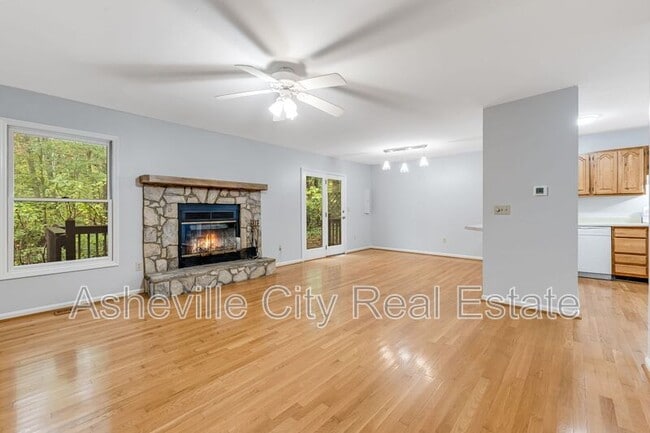 property at 103 Parkway Vista Dr