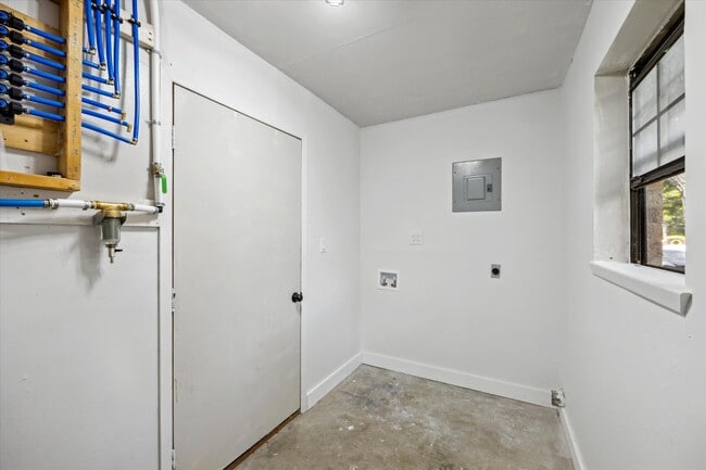 property at 1201 E Alamo St