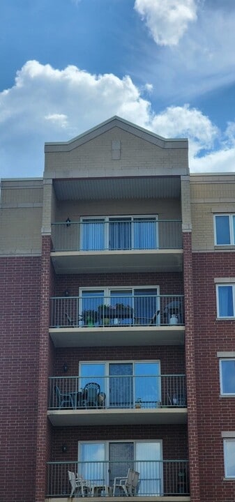 7400 Lincoln Ave in Skokie, IL - Building Photo