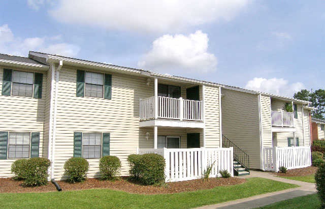 Summer West Apartments in Hattiesburg, MS - Foto de edificio - Building Photo