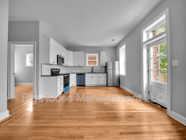 707 Druid Park Lake Dr in Baltimore, MD - Foto de edificio - Building Photo