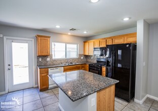 6482 Holyrod Park Ct in Las Vegas, NV - Building Photo - Building Photo