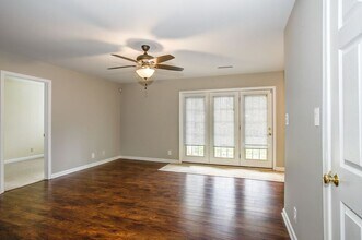 1221 Villa Ln in Charlottesville, VA - Building Photo - Building Photo