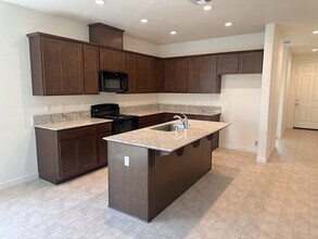 4721 Irma Dr in Merced, CA - Building Photo - Building Photo